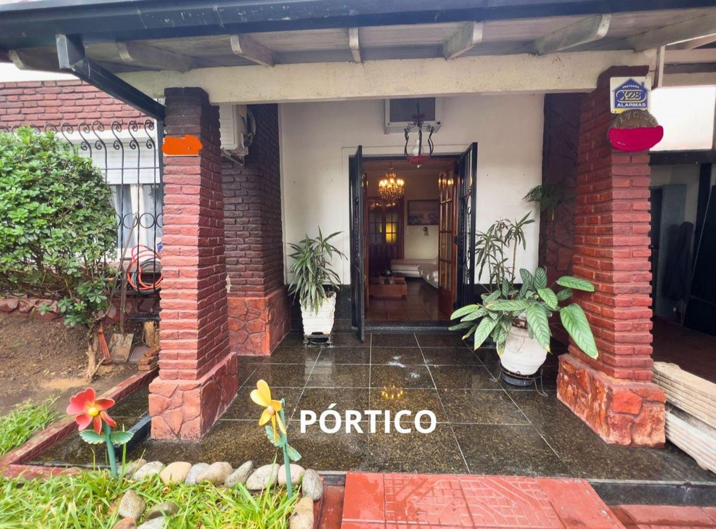 Venta Casa C/Jardín, Pileta, Monoambiente, Cochera
