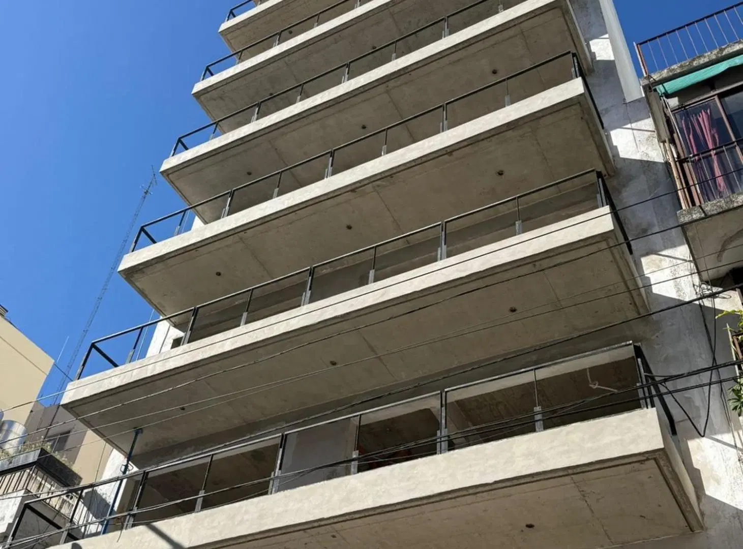 VENTA MONOAMBIENTE EN POZO CON BALCON EN BELGRANO 2
