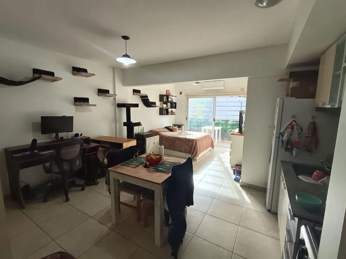 ALQUILER MONOAMBIENTE AMPLIO C/BALCON - FLORES 5