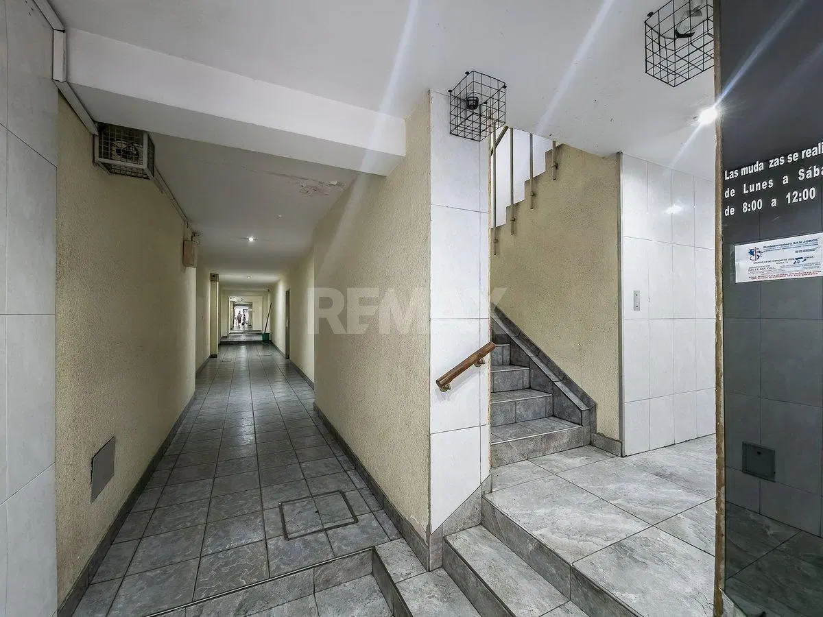 VENTA 2 AMBIENTES EN  ZONA ESTRATÉGICA DE FLORES 4