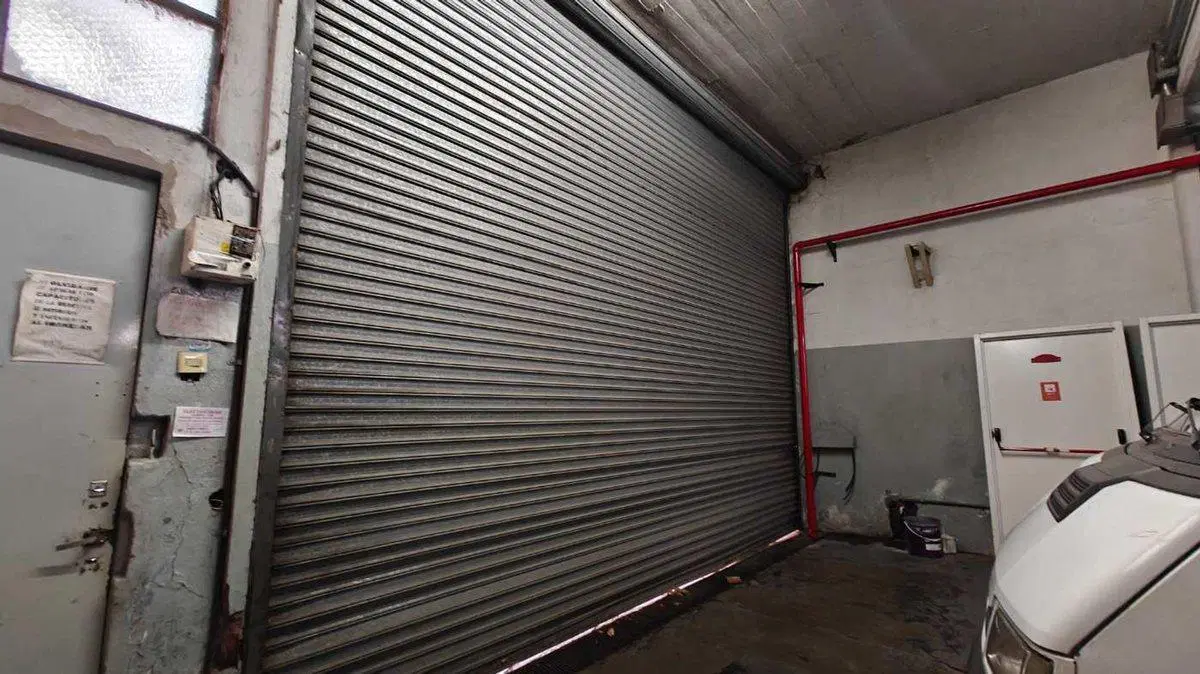 VENTA Depósito/ Galpón en Mataderos + 1300m2 cub 2