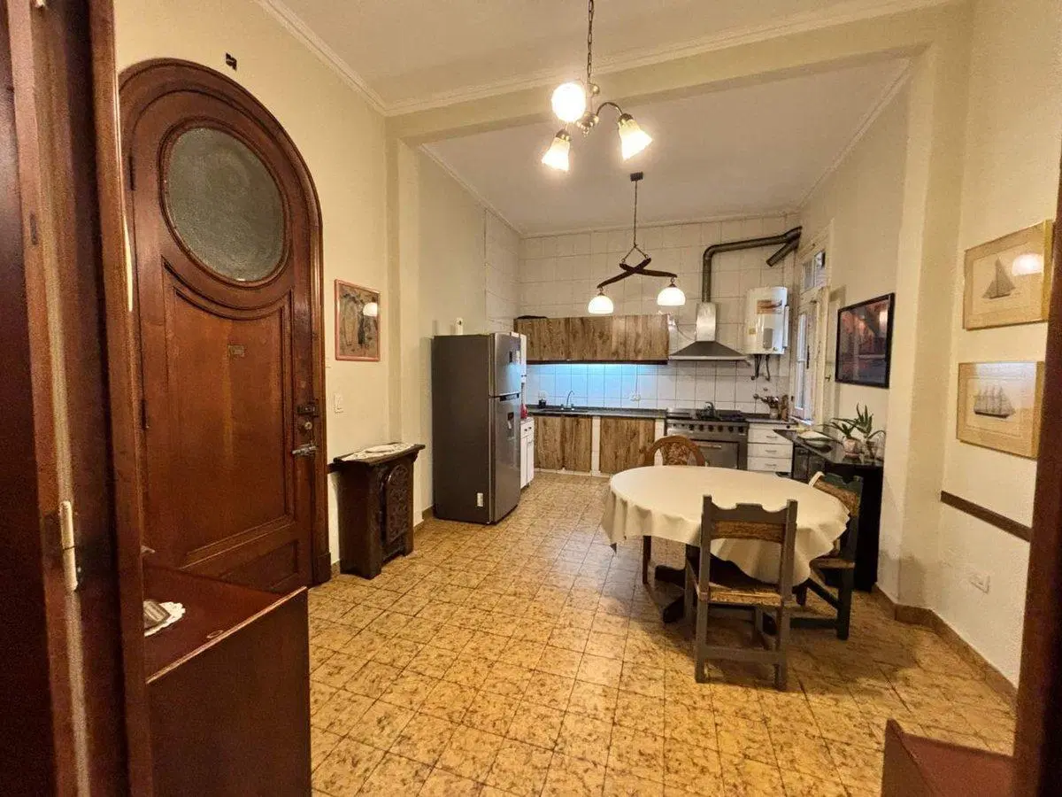 Departamento de 4 amb + dep AMPLIO Balvanera 2