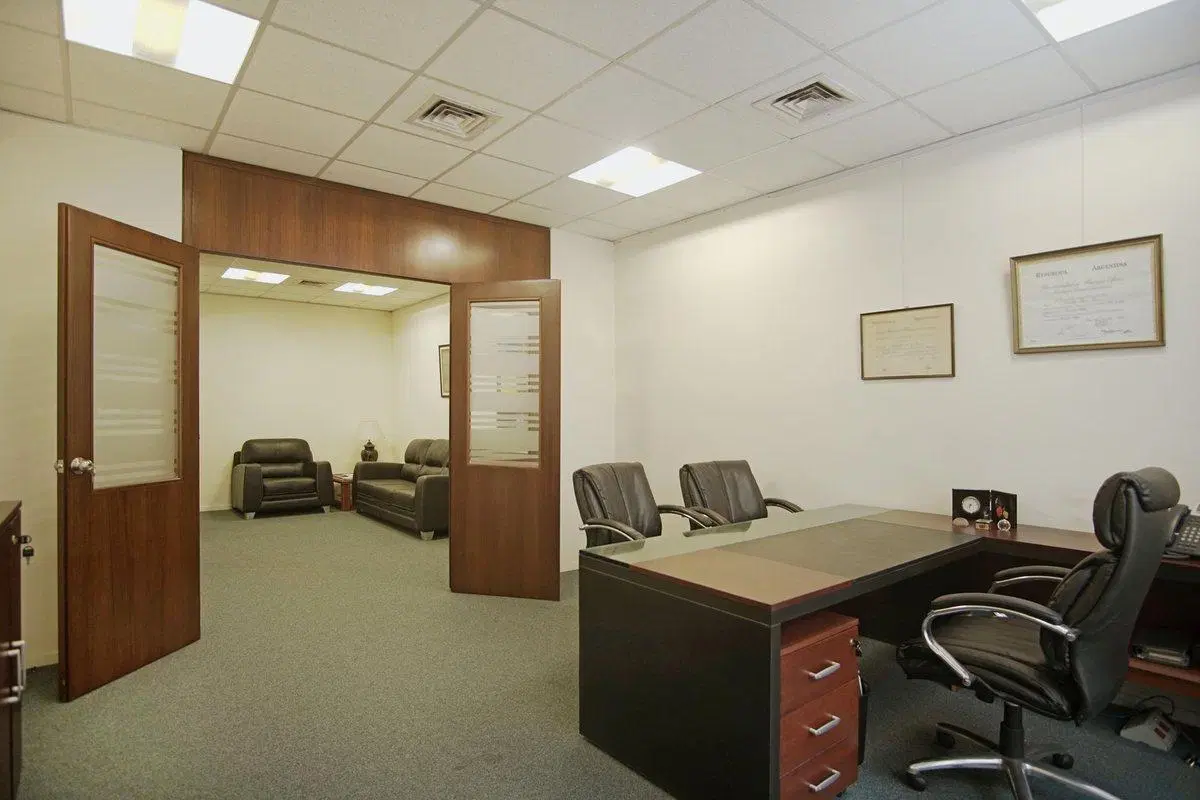 ALQUILER IMPECABLE OFICINA AMOBLADO C/PATIO 526m2 5