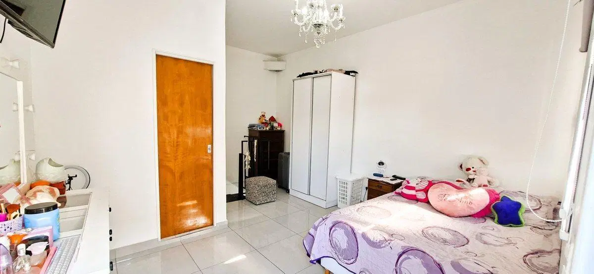 Casa Lote Propio: 4 Suites, 2 Cocheras y Seguridad 5