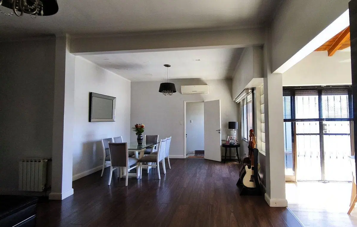 VENTA CASA IMPECABLE 3 AMB MAS GALPON EN LANUS 4