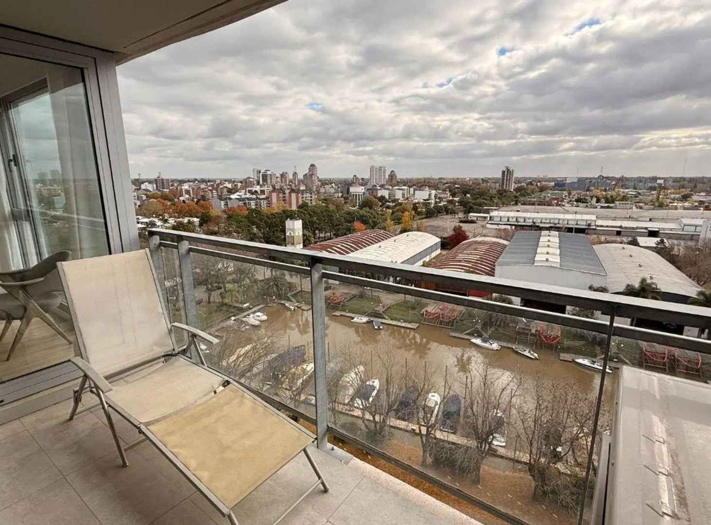 ALQUILER DEPARTAMENTO 2 AMBIENTES COCHERA EN TIGRE 4