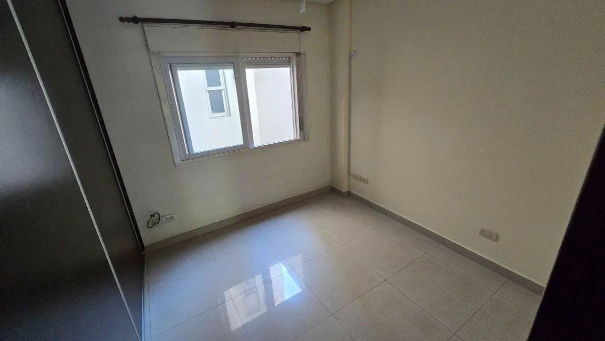 ALQUILER 2 AMBIENTES CON COCHERA Y BALCON FLORES 3