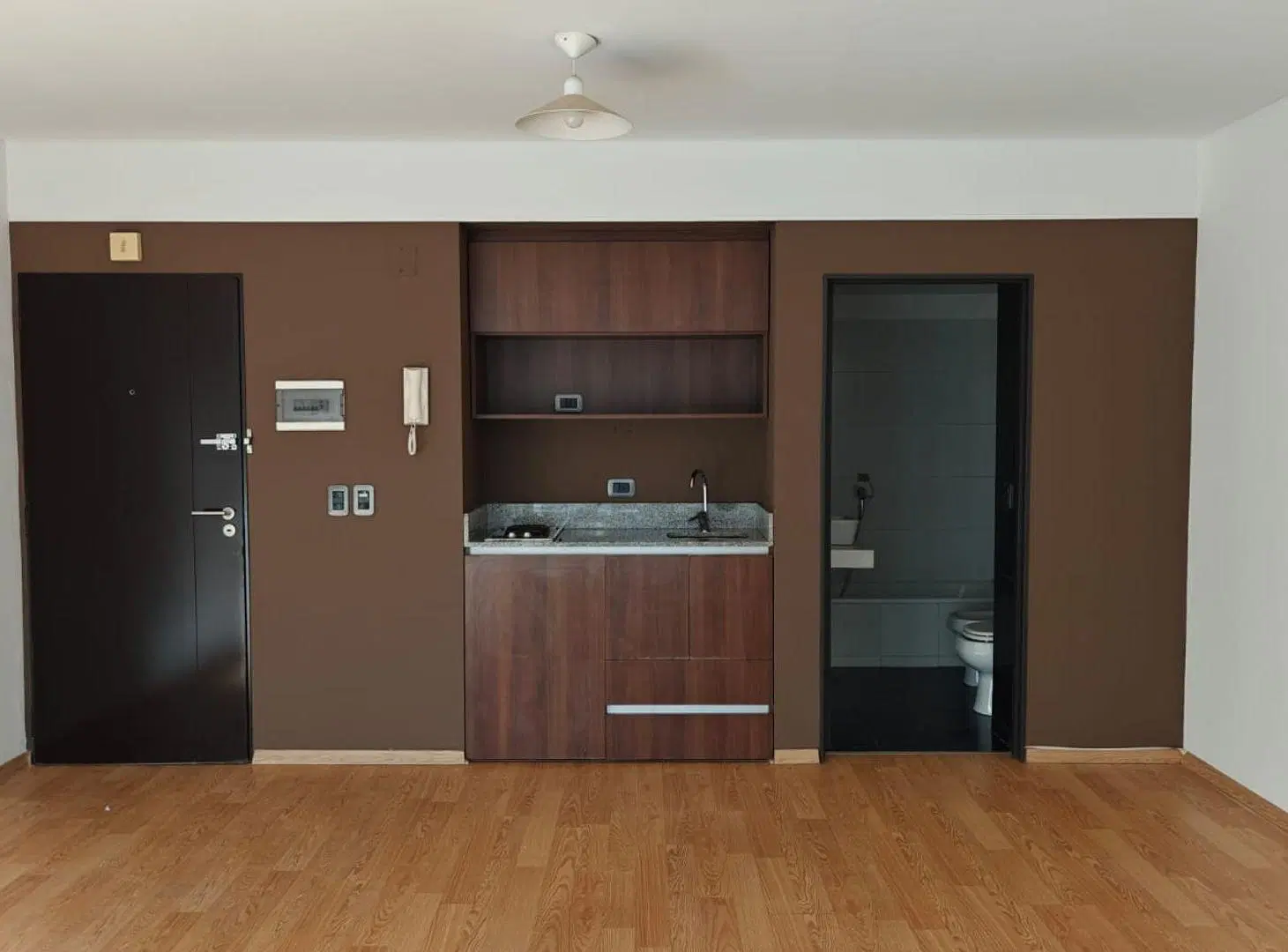 VENTA MONOAMBIENTE C/BALCÓN FLORES. MUY LUMINOSO! 2