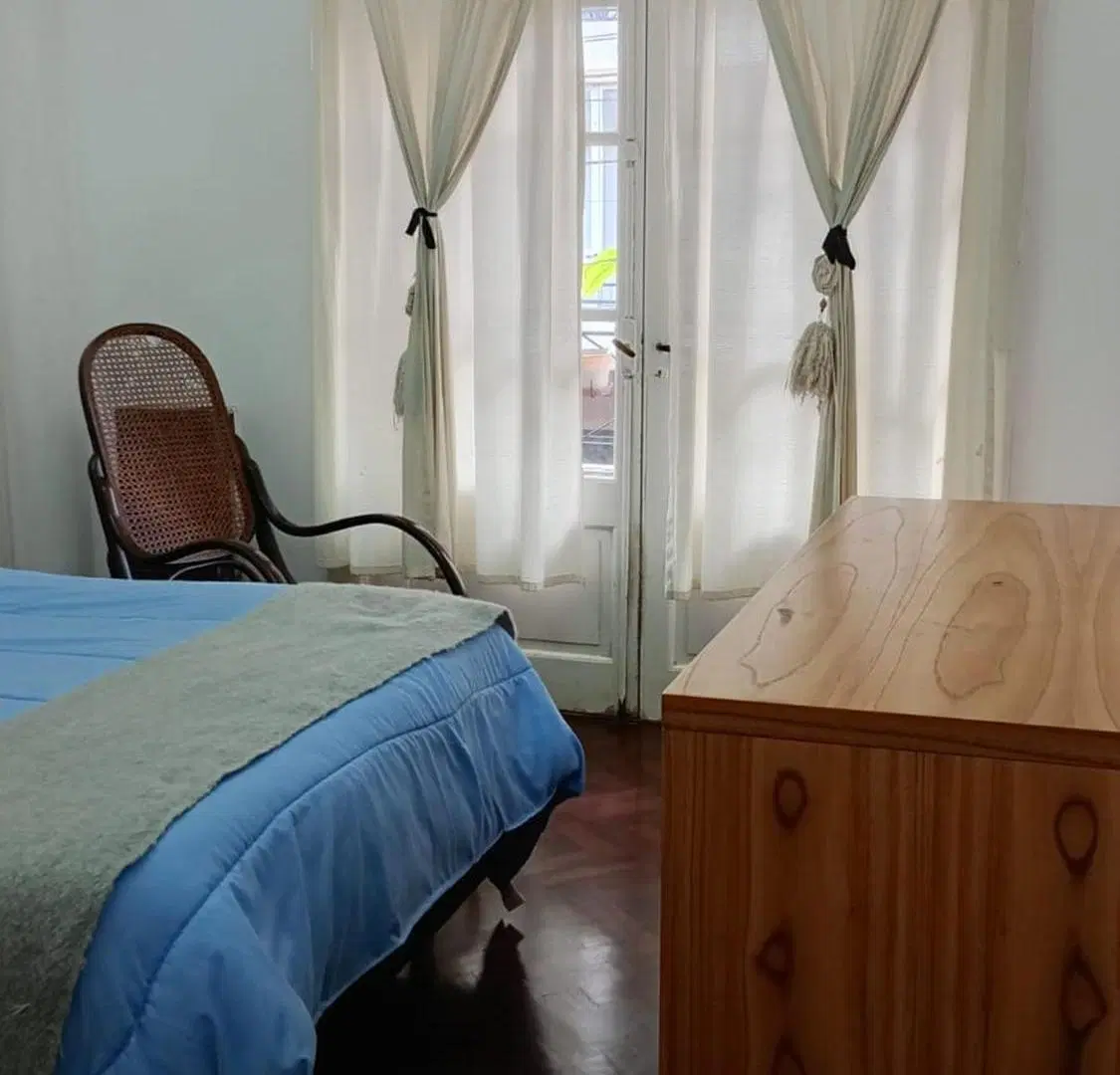Venta depto 2 amb, balcon, frente, FLORES 5