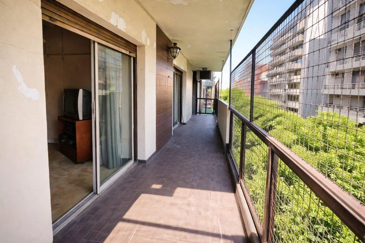 VENTA DEPTO. 5 AMB C/ DEPENDENCIA COCHERA | FLORES 3