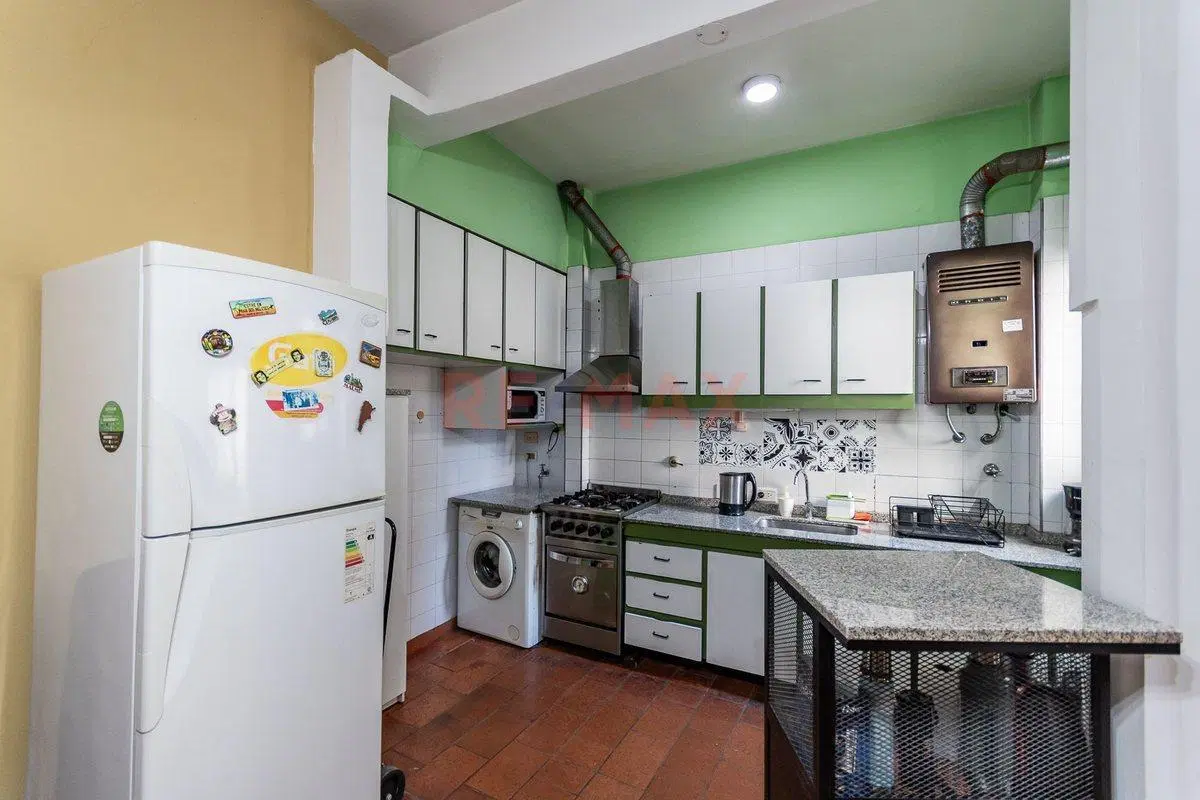 VENTA 2 AMBIENTES EN FLORES 5