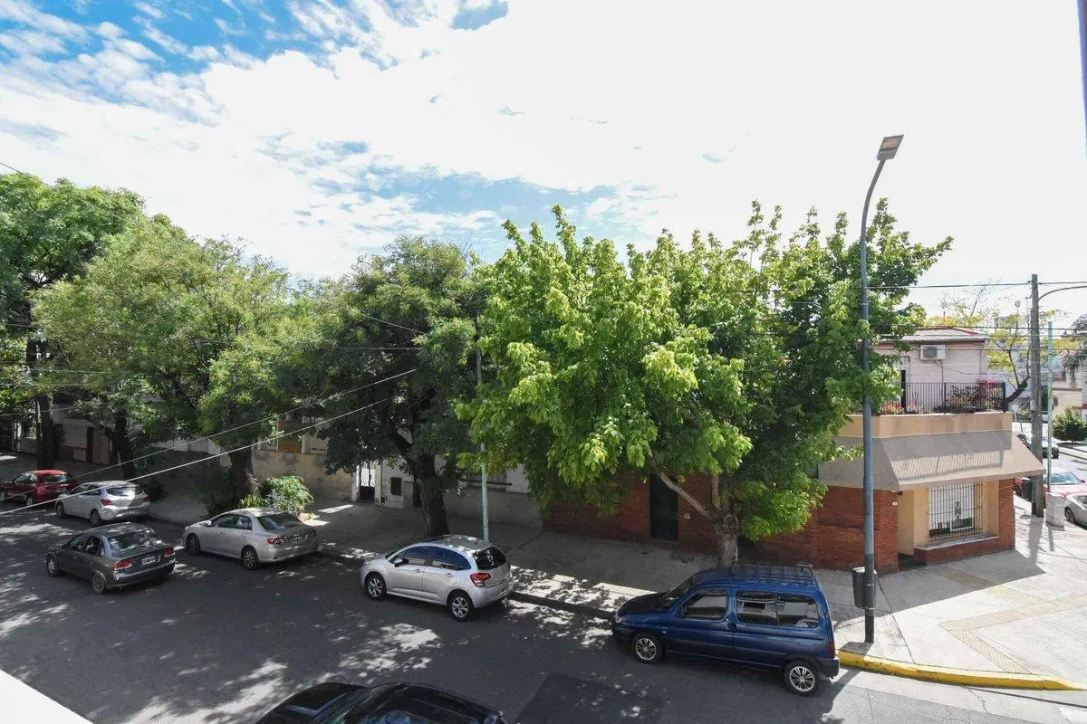 PH 4 amb. con terraza.Ent. indep.Parque Avellaneda 4