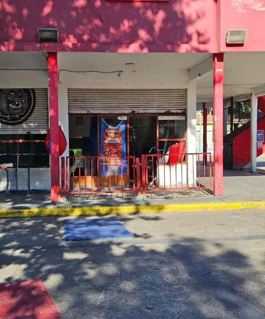 VENTA LOCAL FLORES SUR  IDEAL DEPOSITO 3