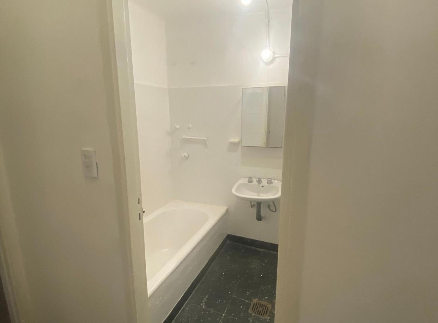 Foto de VENTA DEPARTAMENTO 3 AMB. PATIO P.PATRICIOS, imagen 5