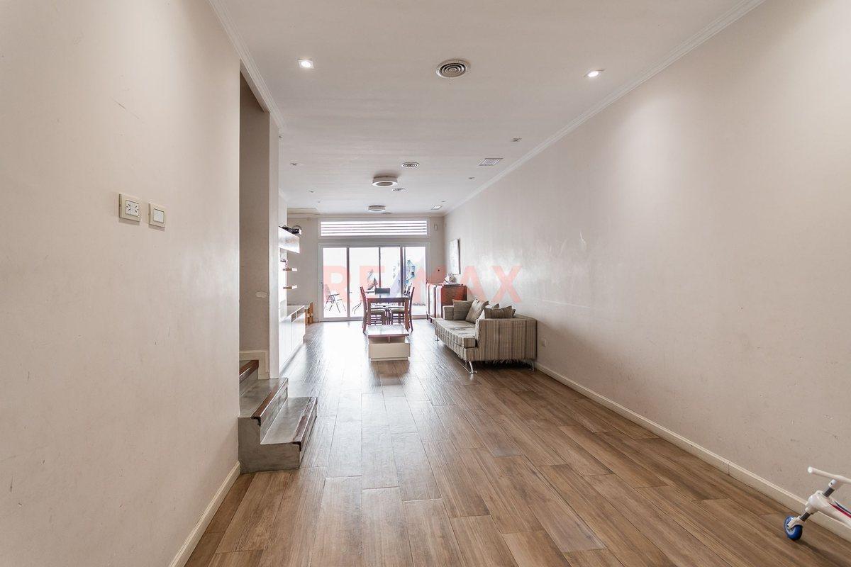 Foto de VENTA CASA 4 AMBIENTES C/ PATIO Y COCHERA-PATERNAL, imagen 1