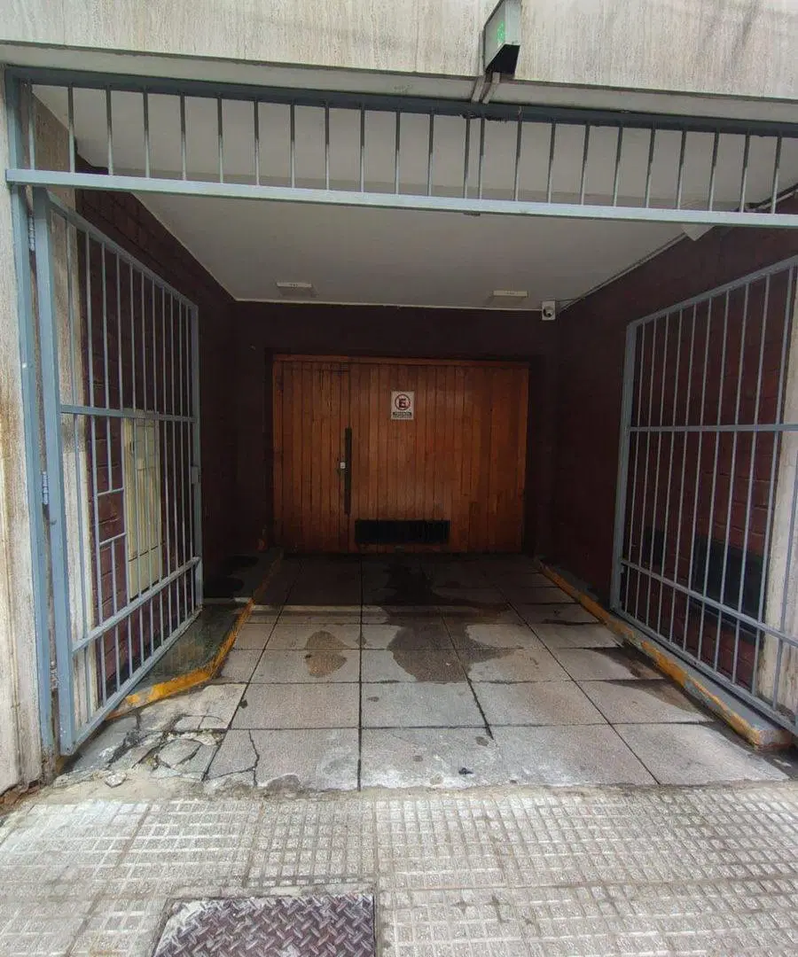 VENTA DE COCHERA DOBLE EN FLORES ! ZONA DEMANDADA 5