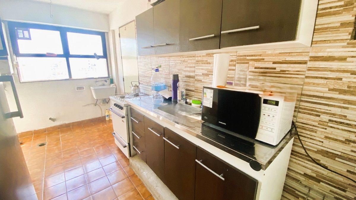 Foto de VENTA DPTO 4 AMB COCHERA BALCON LUMINOSO BALVANERA, imagen 2