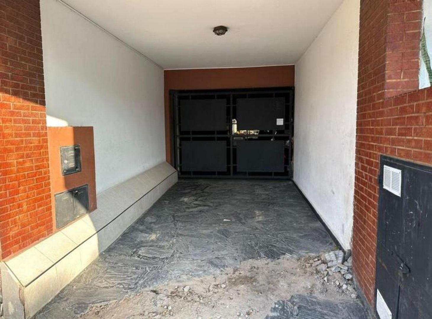 Foto de Venta Cochera cubierta en Villa Luro. Inversión., imagen 3
