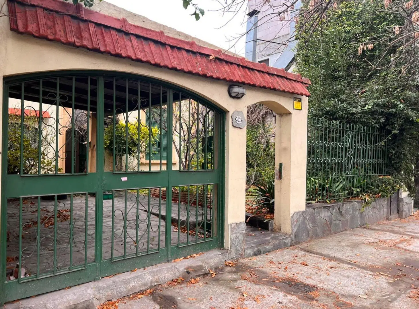 Lote 251 m2 ideal depósito. Varios usos. Ciudadela 4