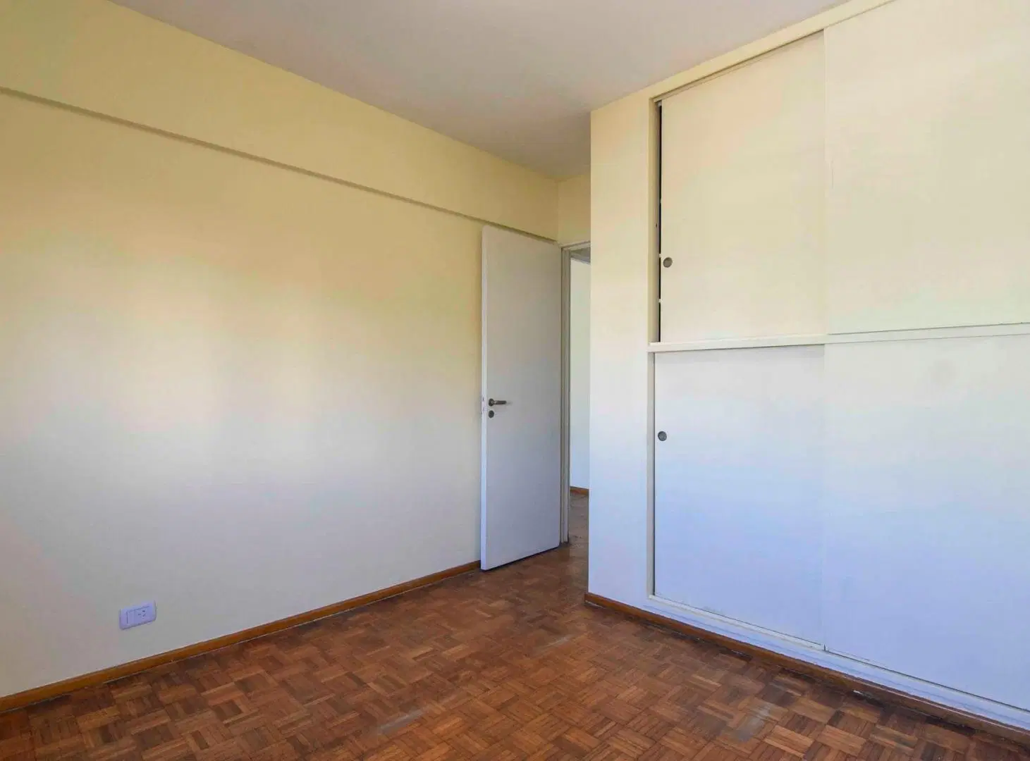 Departamento en Alquiler – 2 Amb con Balcón FLORES 5