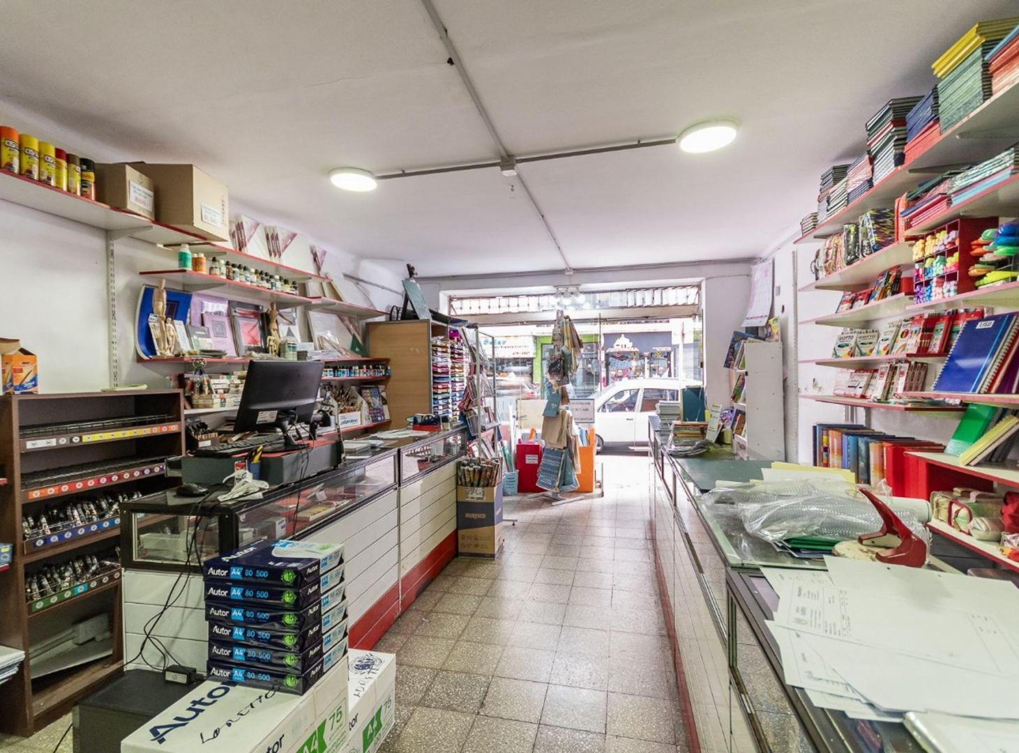 Foto de VENTA CASA + 2 LOCALES A PASOS DE AV CABILDO, imagen 3