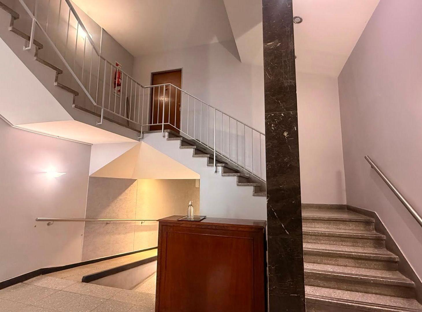 Foto de 2 AMB VENTA Alto Palermo Apt Prof con PATIO Amplio, imagen 2