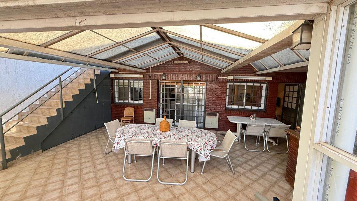 Foto de Casa 6 amb en venta VILLA Del PARQUE 2 coch jardin, imagen 5