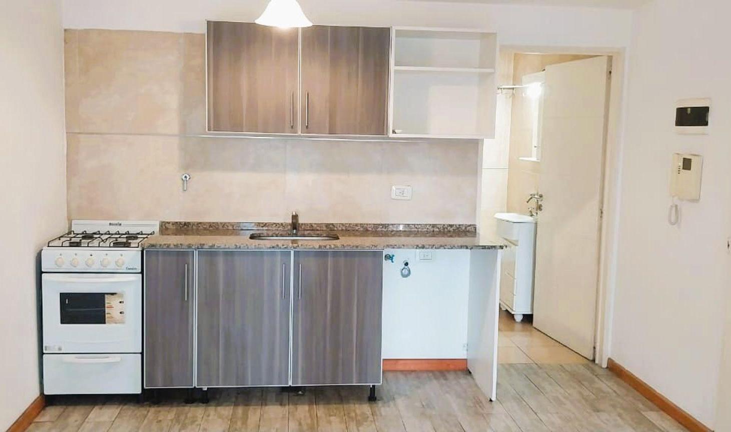 Foto de ALQUILER MONOAMBIENTE C/ BALCÓN EN FLORES, imagen 2