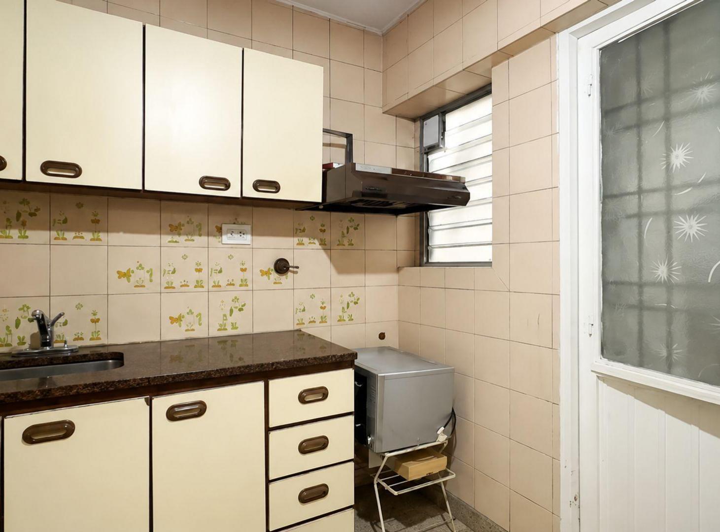 Foto de VENTA CASA 5 AMB C/ LOCAL Y 2 TERRAZAS, EN FLORES!, imagen 4