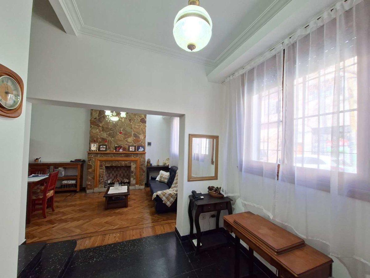 Foto de Venta Casa 4 Ambientes en LINIERS. APTO CREDITO, imagen 1
