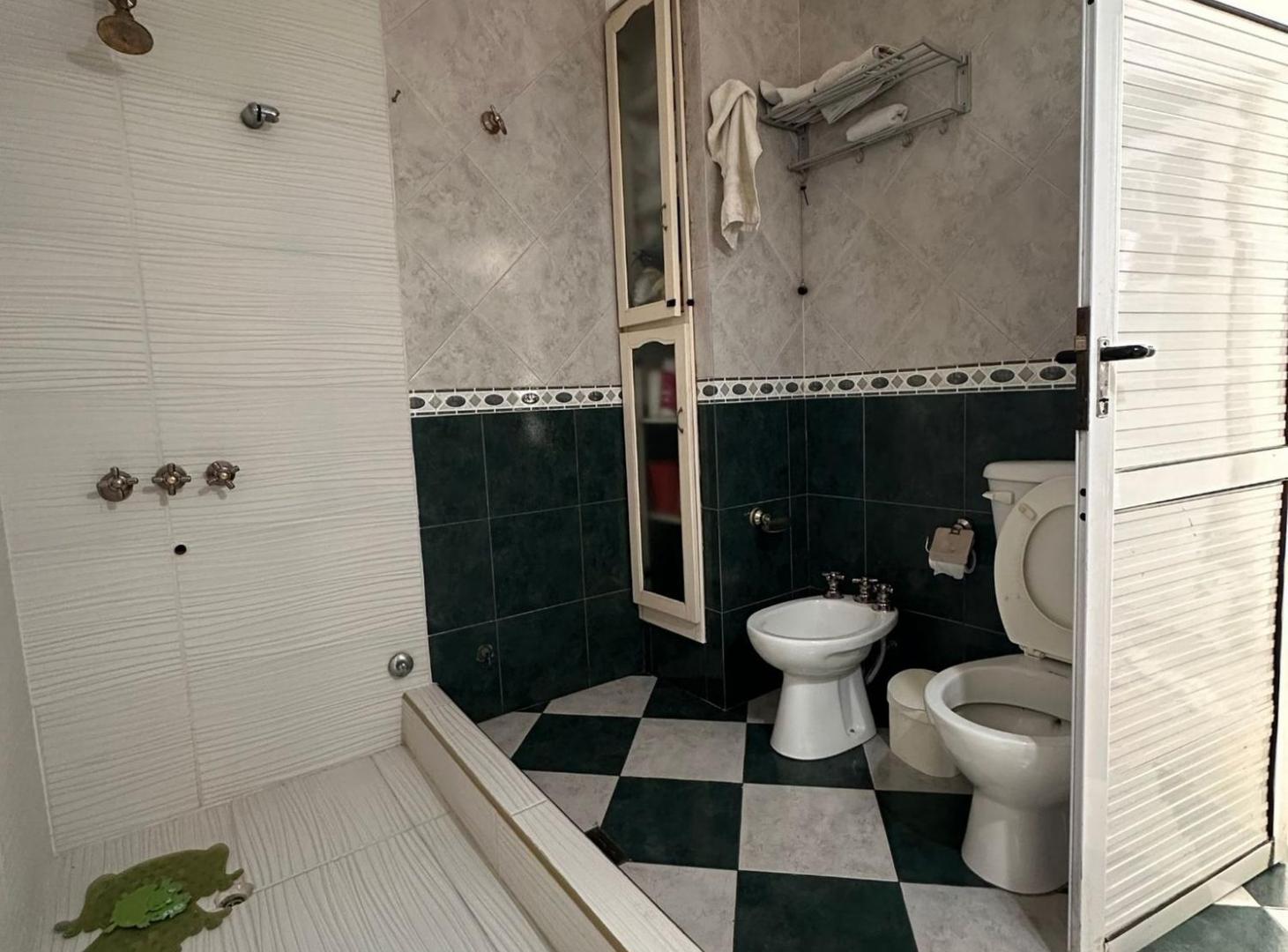 Foto de CASA 5AMB +DUPLEX 4AMB-QUINCHO, PILETA,COCHERA, imagen 5