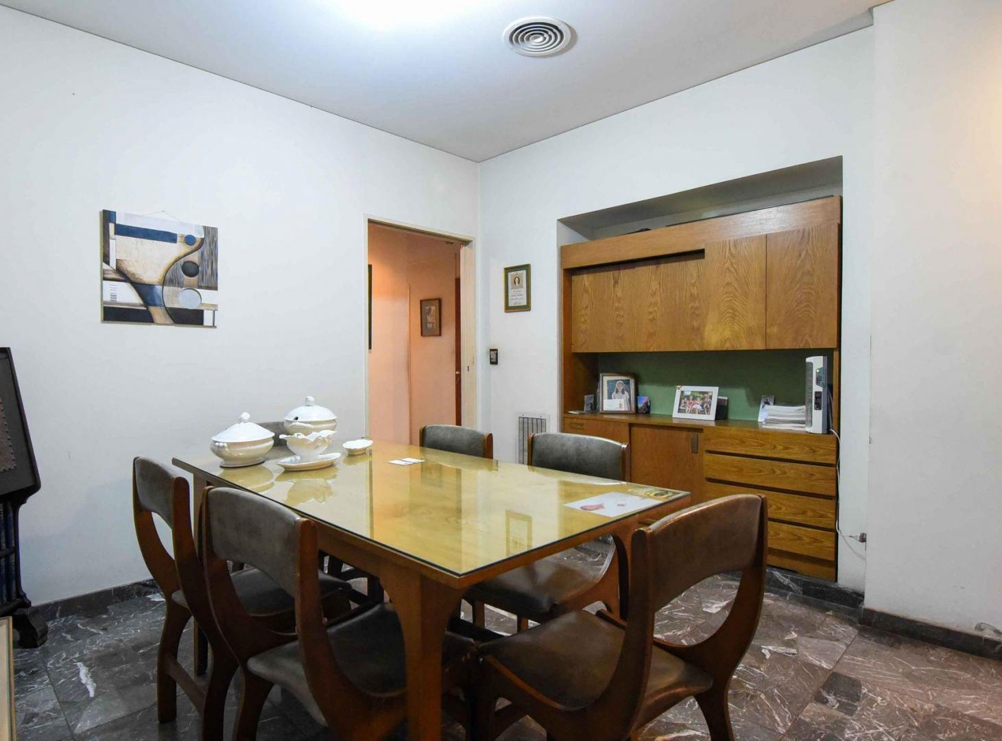 Foto de Casa 5 amb. Gran Parque, 2 cocheras . Ramos Mejia, imagen 2