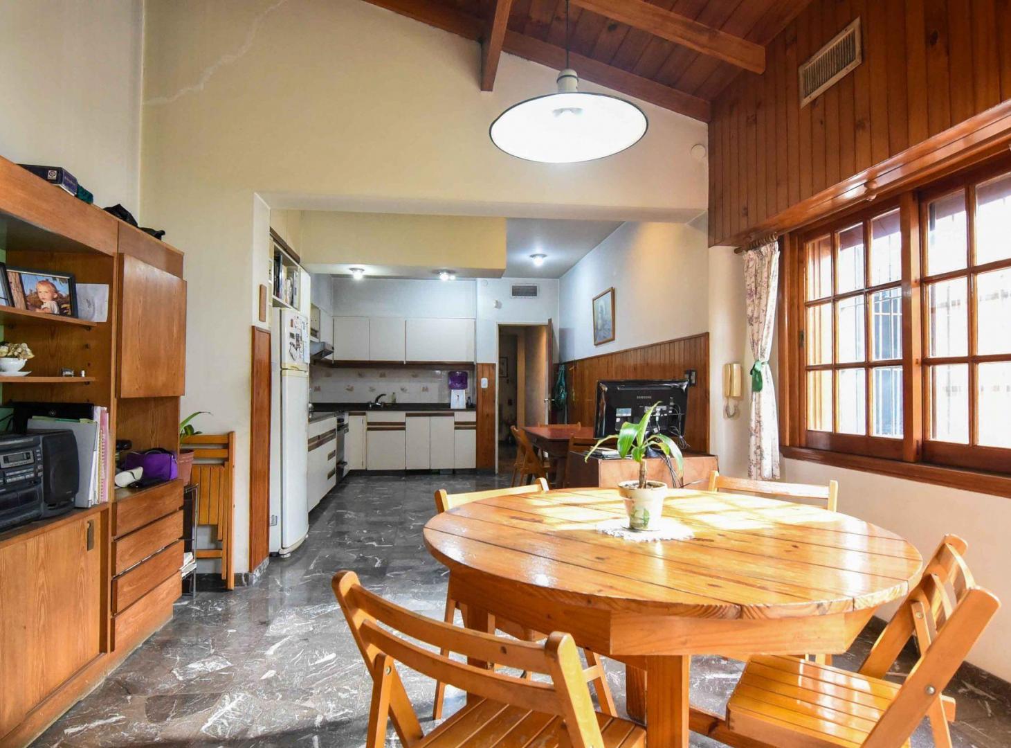 Foto de Casa 5 amb. Gran Parque, 2 cocheras . Ramos Mejia, imagen 5