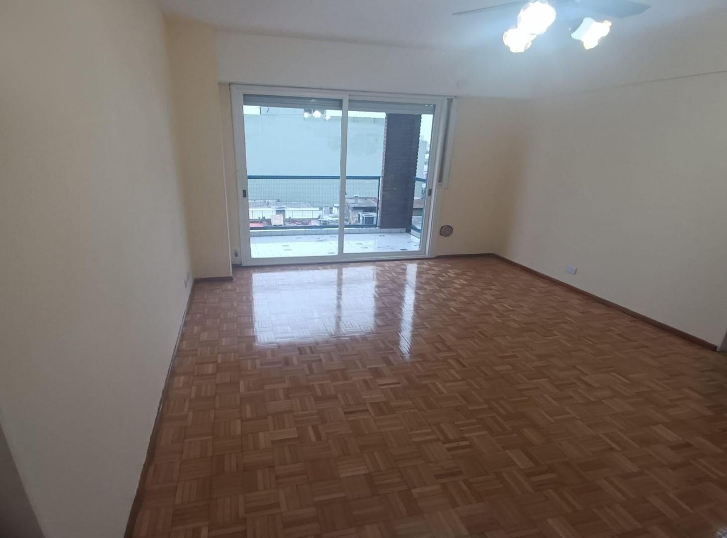 Foto de Departamento en Alquiler – 2 Amb con Balcón FLORES, imagen 2