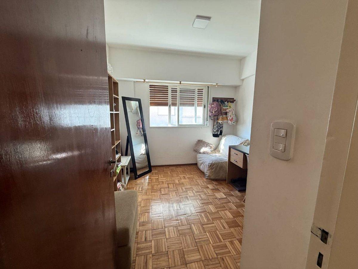 Foto de VENTA LUMINOSO 3 AMB EN LA MEJOR ZONA DE FLORES, imagen 1