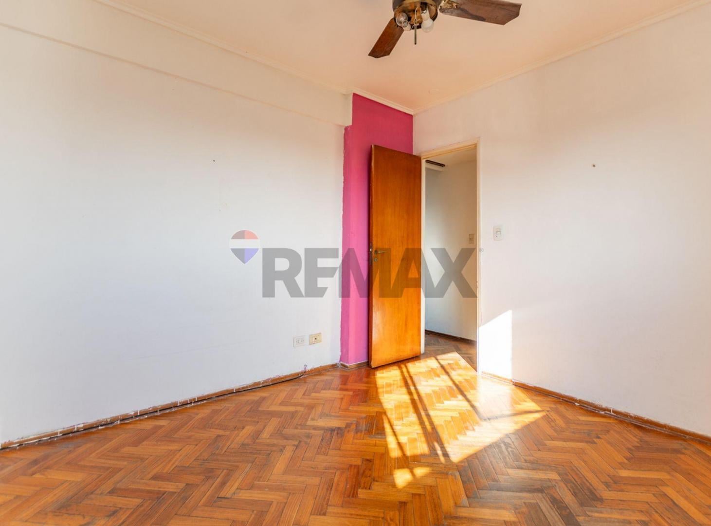 Foto de VENTA 2 AMB PLAZA FLORES SUBTE TREN BALCÓN, imagen 2