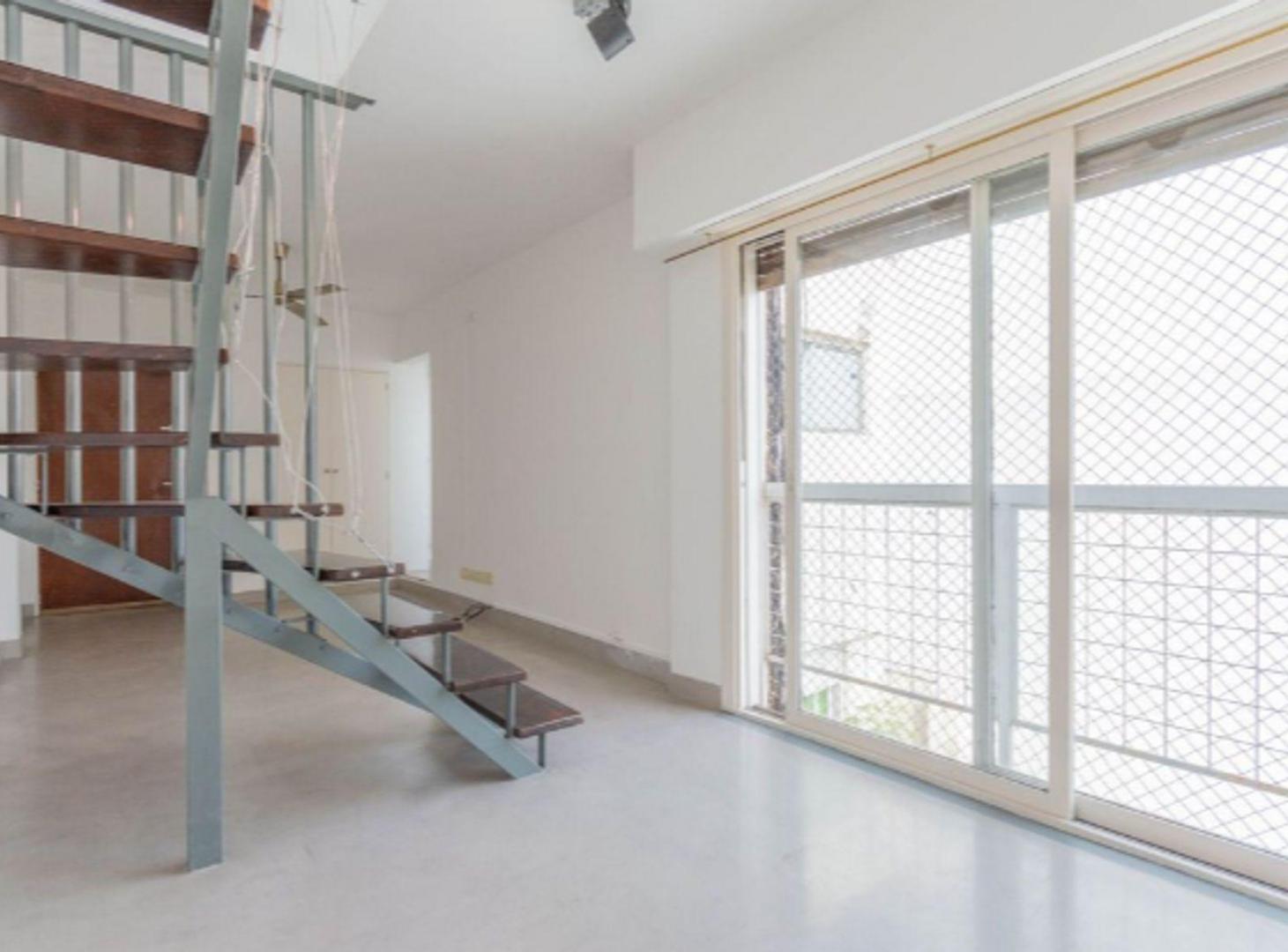 Foto de VENTA 2 AMB 1/2. C/BALCÓN TIPO DÚPLEX. FLORES, imagen 3