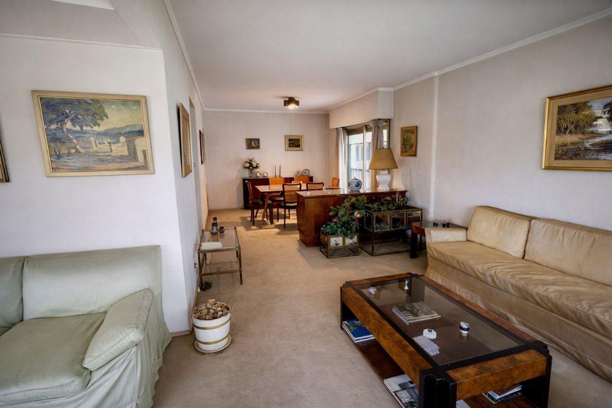 Foto de VENTA DEPTO. 4 AMB C/ DEPENDENCIA COCHERA | FLORES, imagen 5
