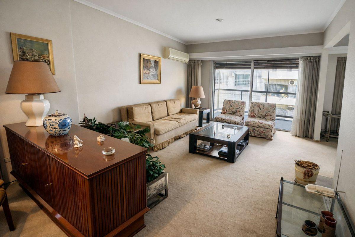 Foto de VENTA DEPTO. 4 AMB C/ DEPENDENCIA COCHERA | FLORES, imagen 4