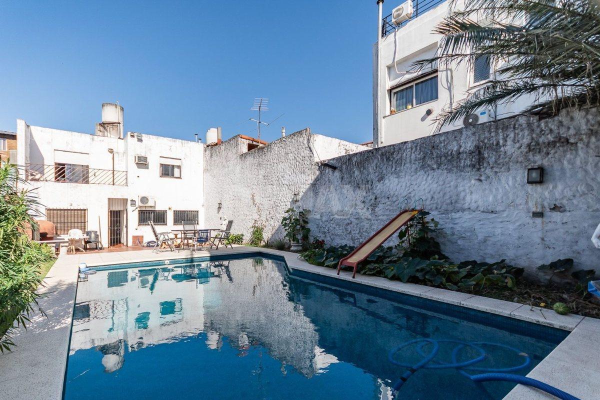 Foto de VENTA CASA 6 AMB JARDIN-PILETA-COCHERA- VILLA REAL, imagen 1