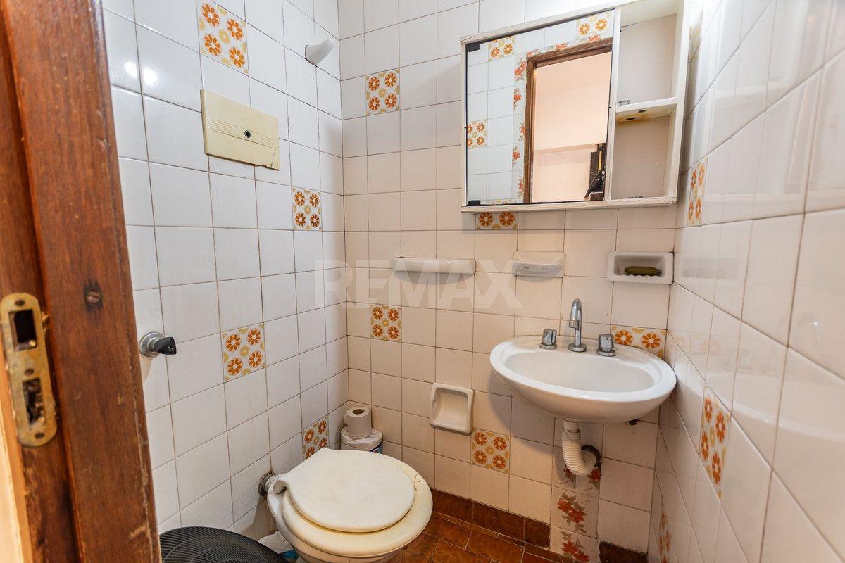 Foto de VENTA CASA 6 AMB JARDIN-PILETA-COCHERA- VILLA REAL, imagen 4