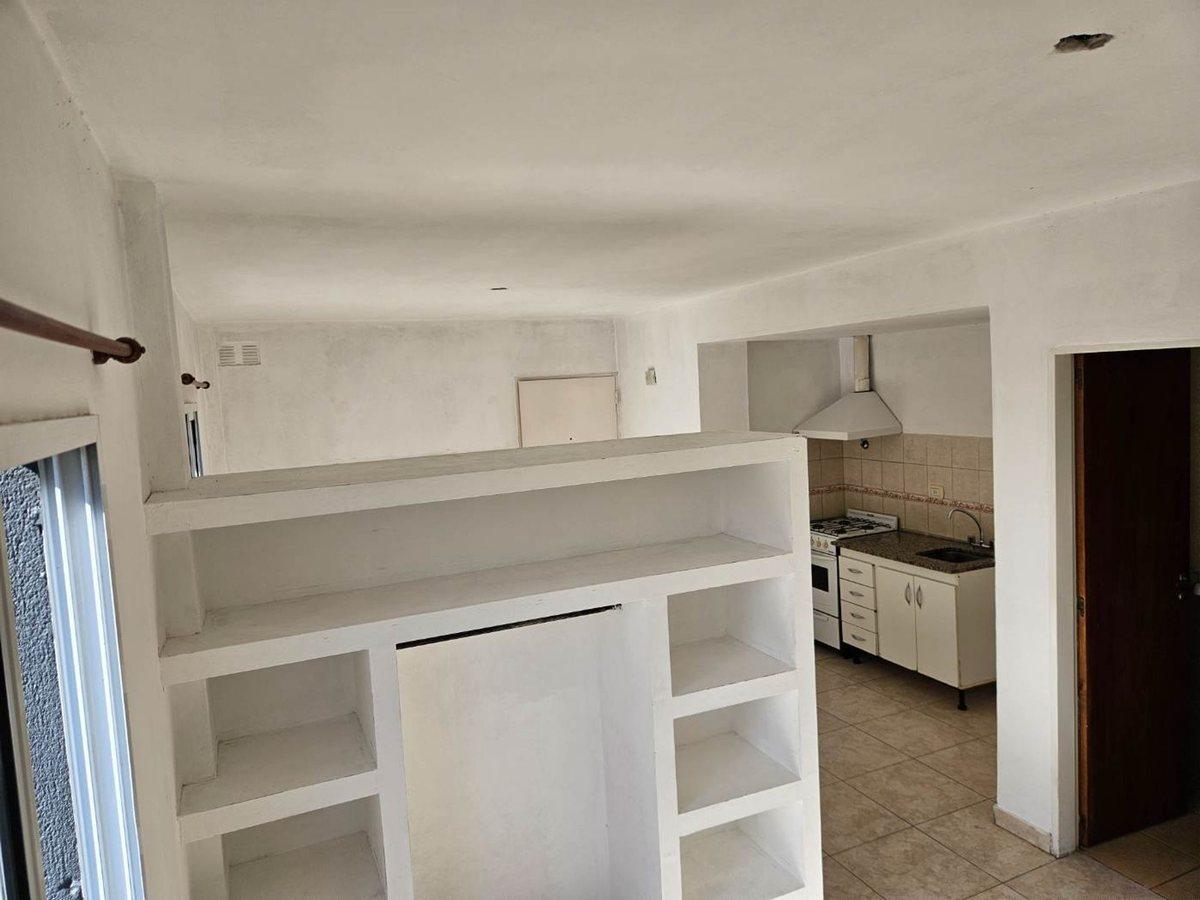 Foto de VENTA MONOAMBIENTE LUMINOSO C/ BALCÓN EN MORON, imagen 2