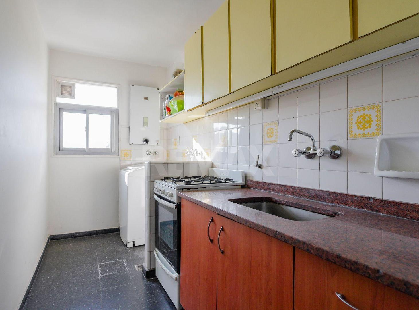 Foto de VENTA DEPARTAMENTO 3 AMBIENTES LUMINOSO EN FLORES, imagen 3