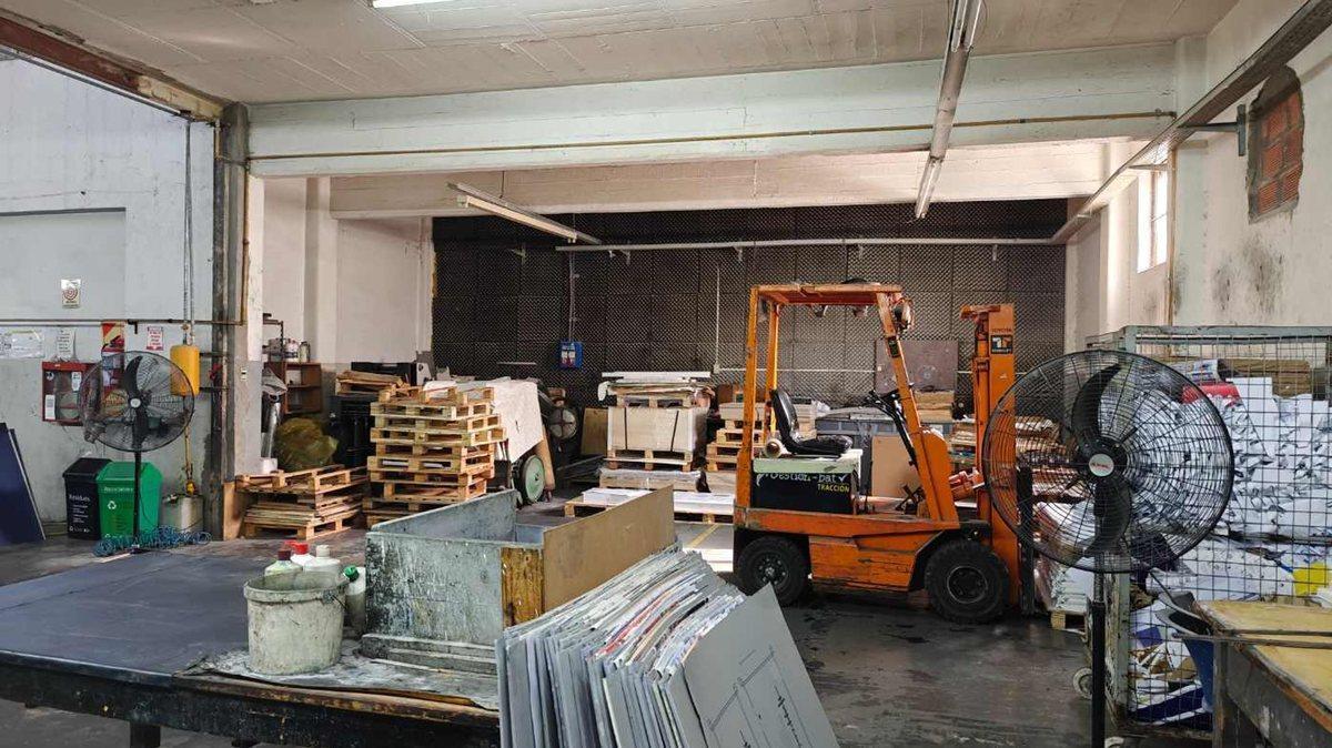 Foto de VENTA Depósito/ Galpón en Mataderos + 1300m2 cub, imagen 2