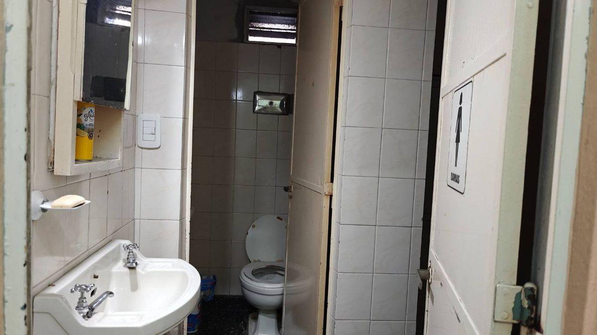 Foto de VENTA Depósito/ Galpón en Mataderos + 1300m2 cub, imagen 4