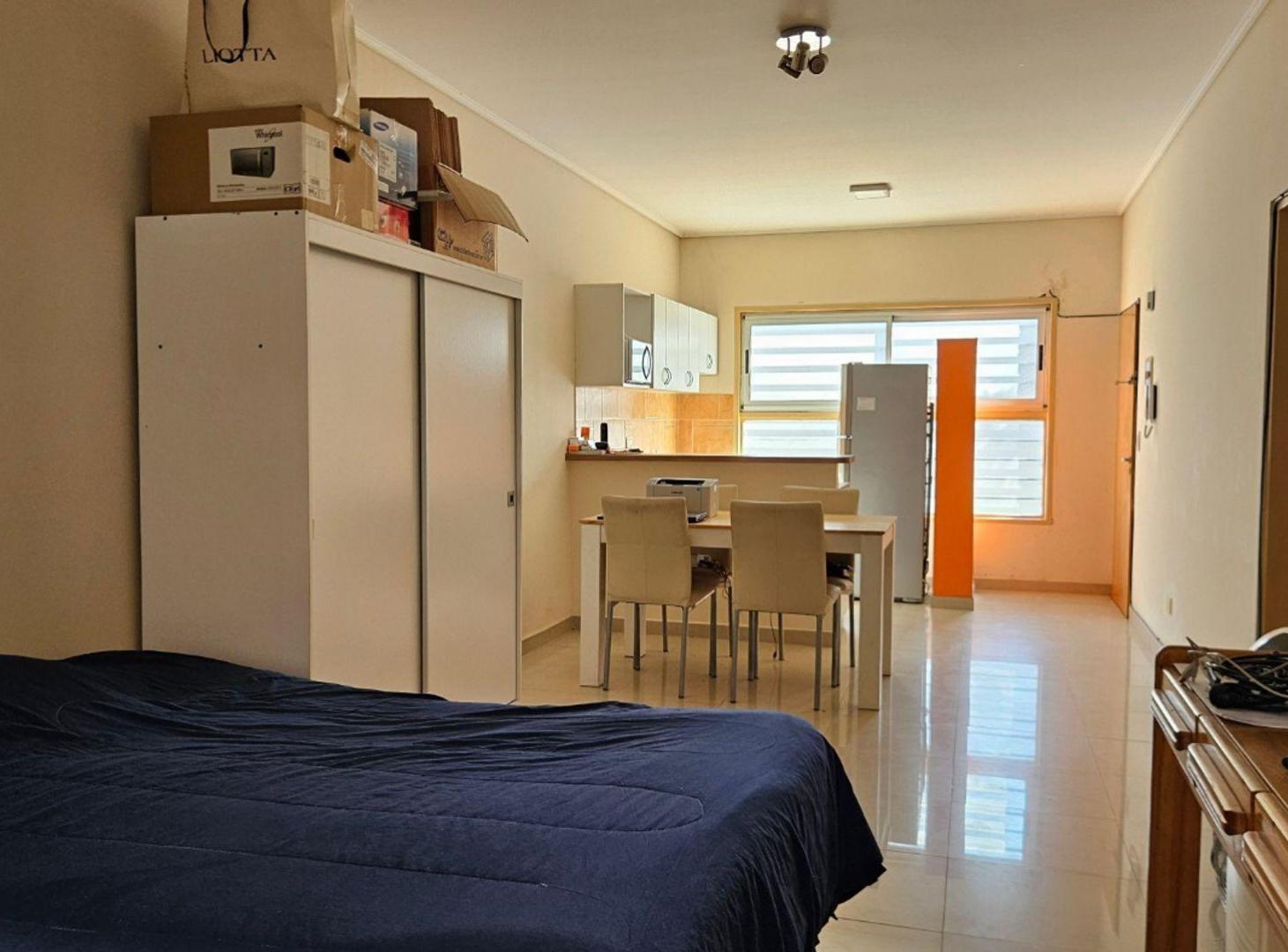 Foto de VENTA MONOAMBIENTE CON PATIO SIN EXPENSAS, imagen 2