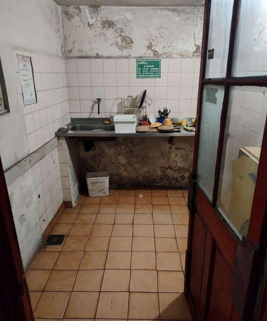 Foto de Deposito c/ vivienda, a reciclar, en venta., imagen 1