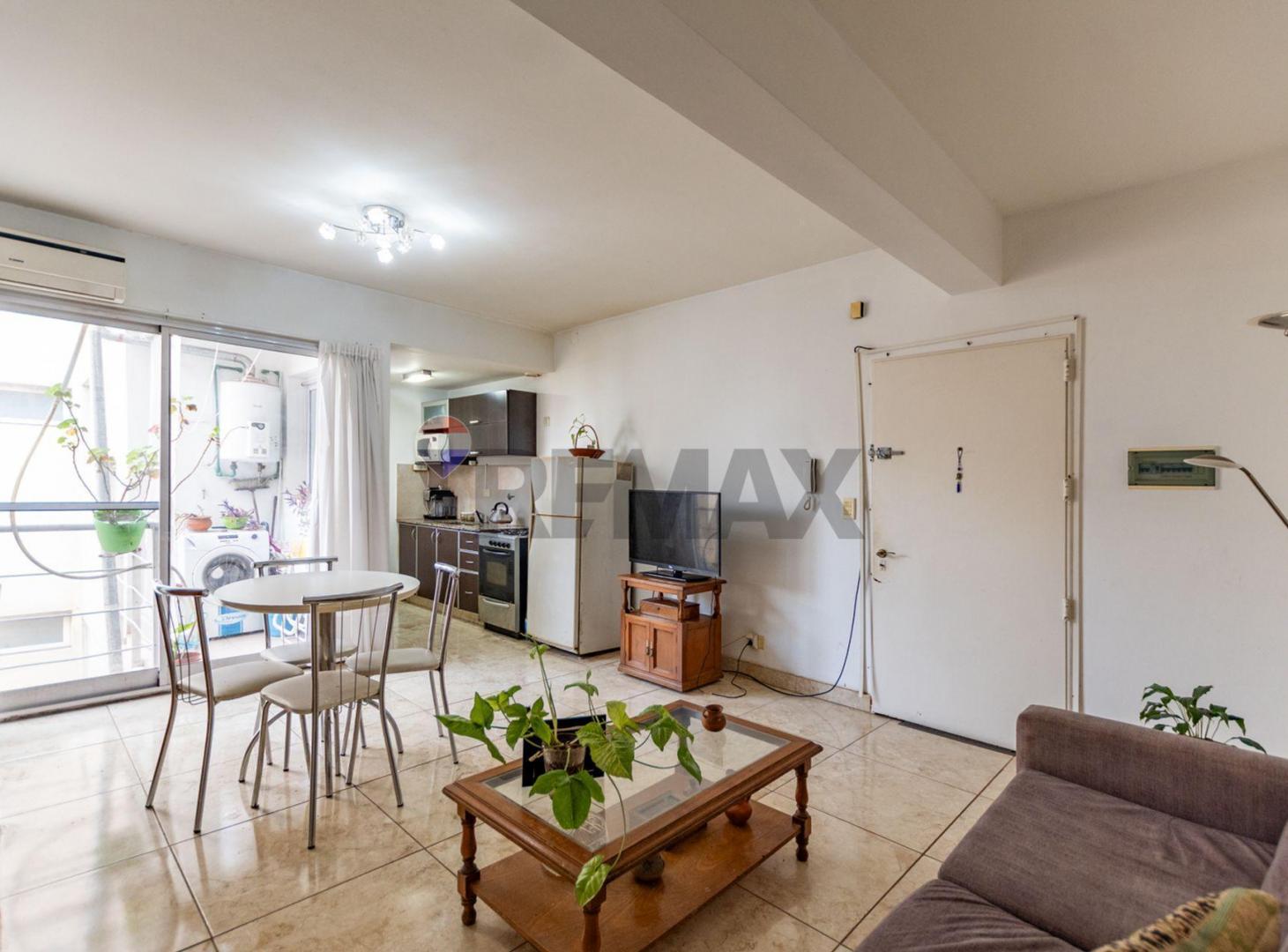 Foto de VENTA DEPARTAMENTO 2 AMB VILLA URQUIZA C/COCHERA, imagen 1