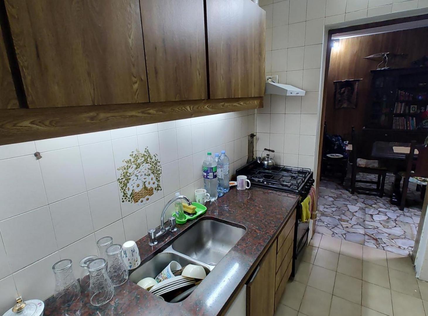 Foto de VENTA. CASA LOTE PROPIO. GARAJE. PARQUE CHACABUCO., imagen 5