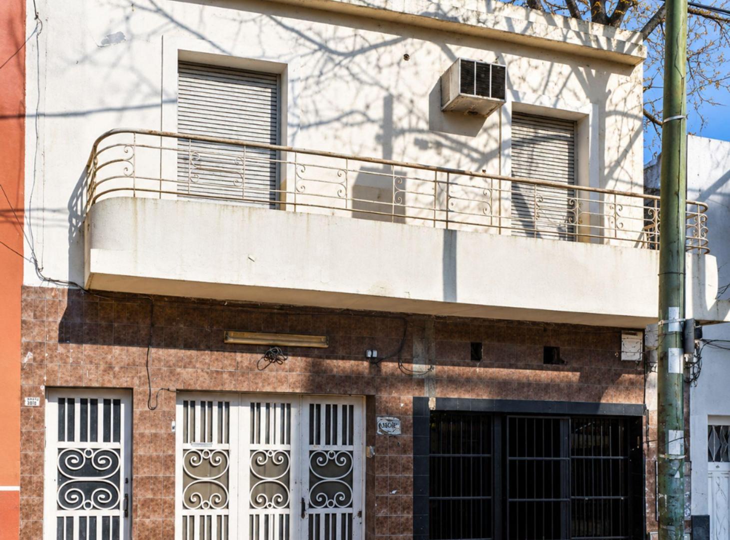 Foto de CASA A RECICLAR SOBRE AV. JUAN B. JUSTO – FLORESTA, imagen 2